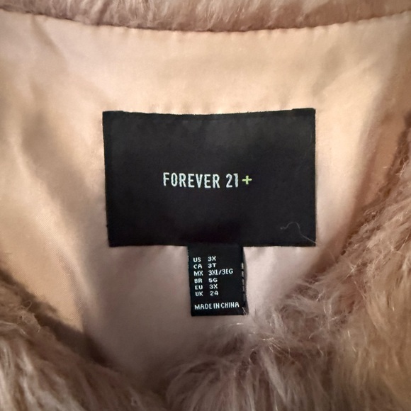Forever 21 Rose Gold Faux Fur Jacket Women’s plus size 3x - Picture 3 of 11